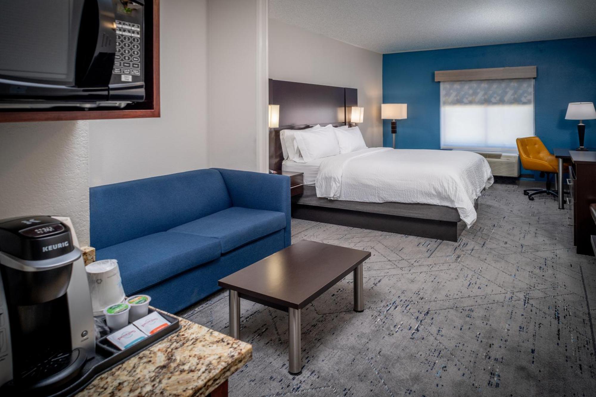 Hotel Express & By Ihg Cross Lanes