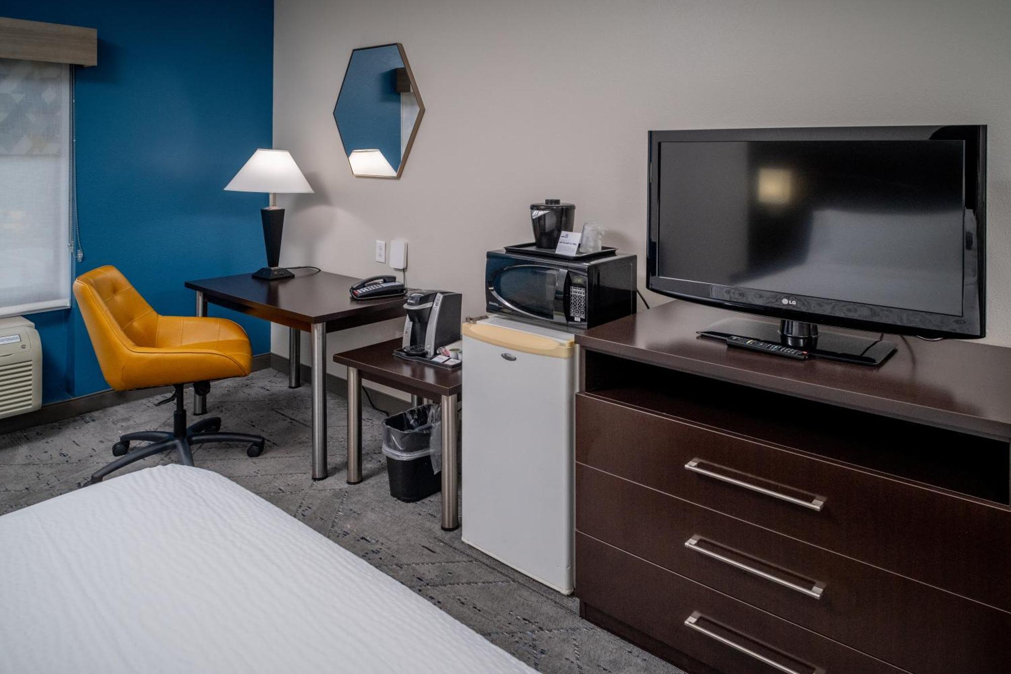 Hotel Express & By Ihg
