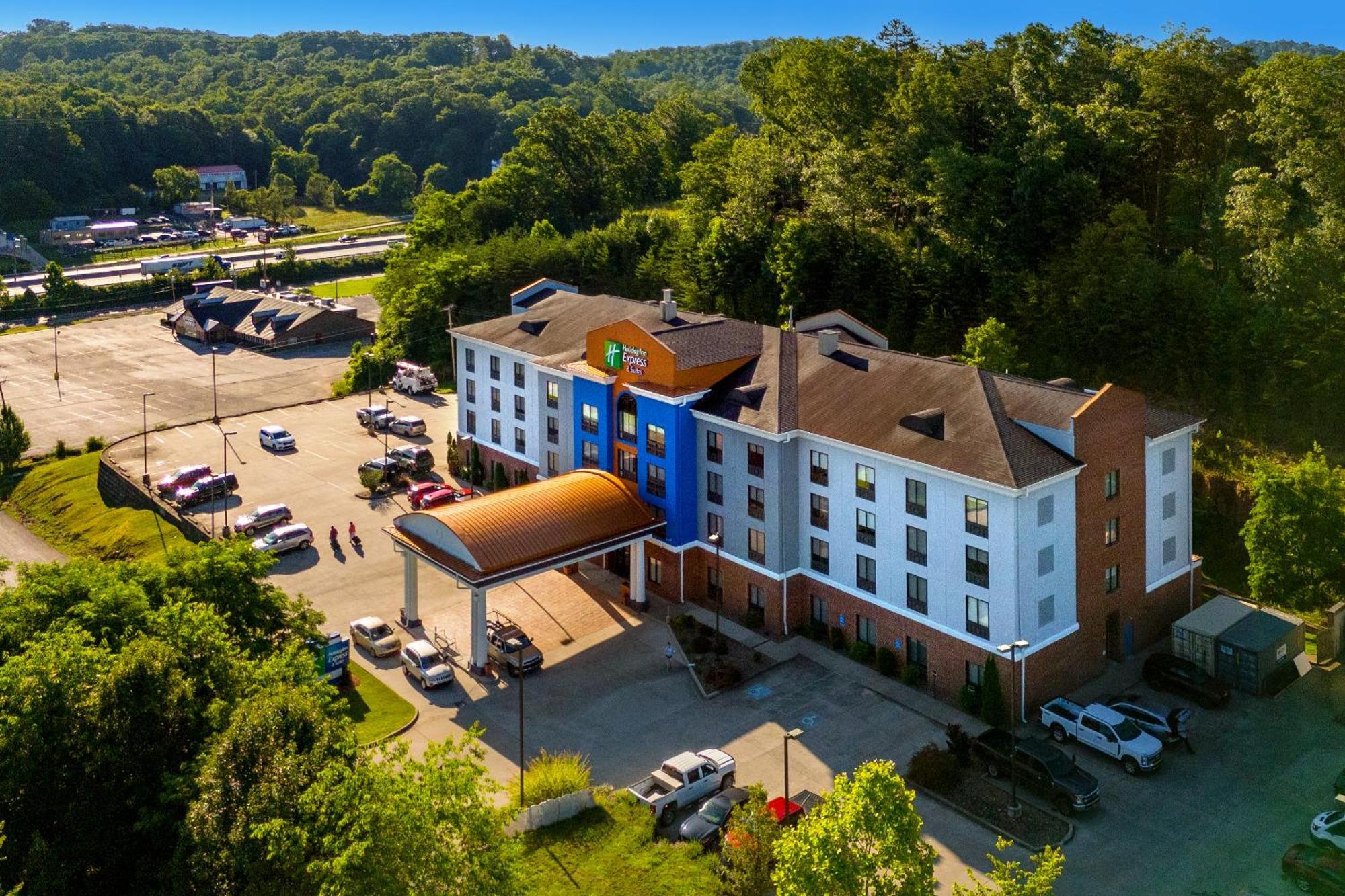 Express & By Ihg 2* Cross Lanes