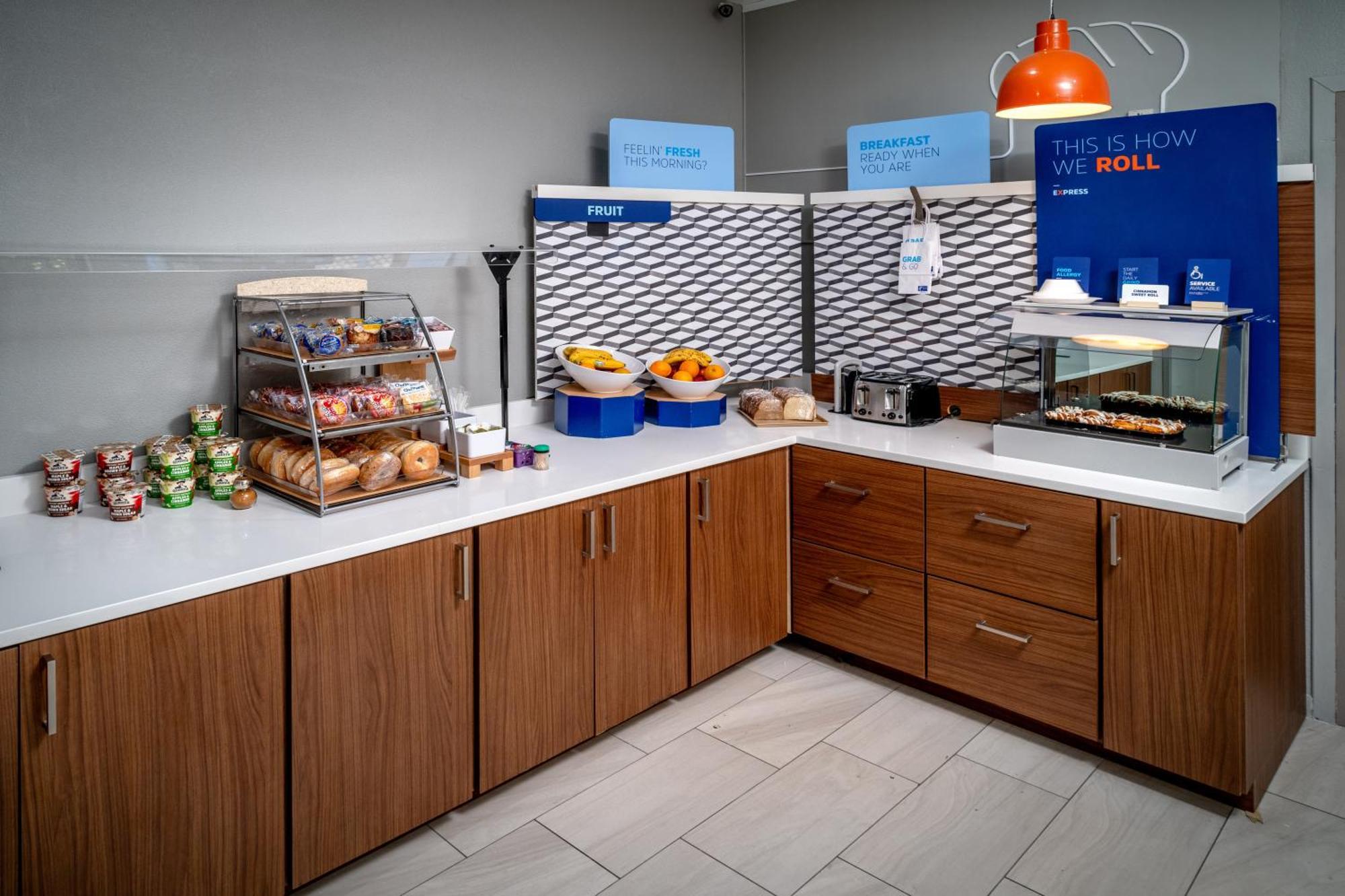 Hotel Express & By Ihg 2*