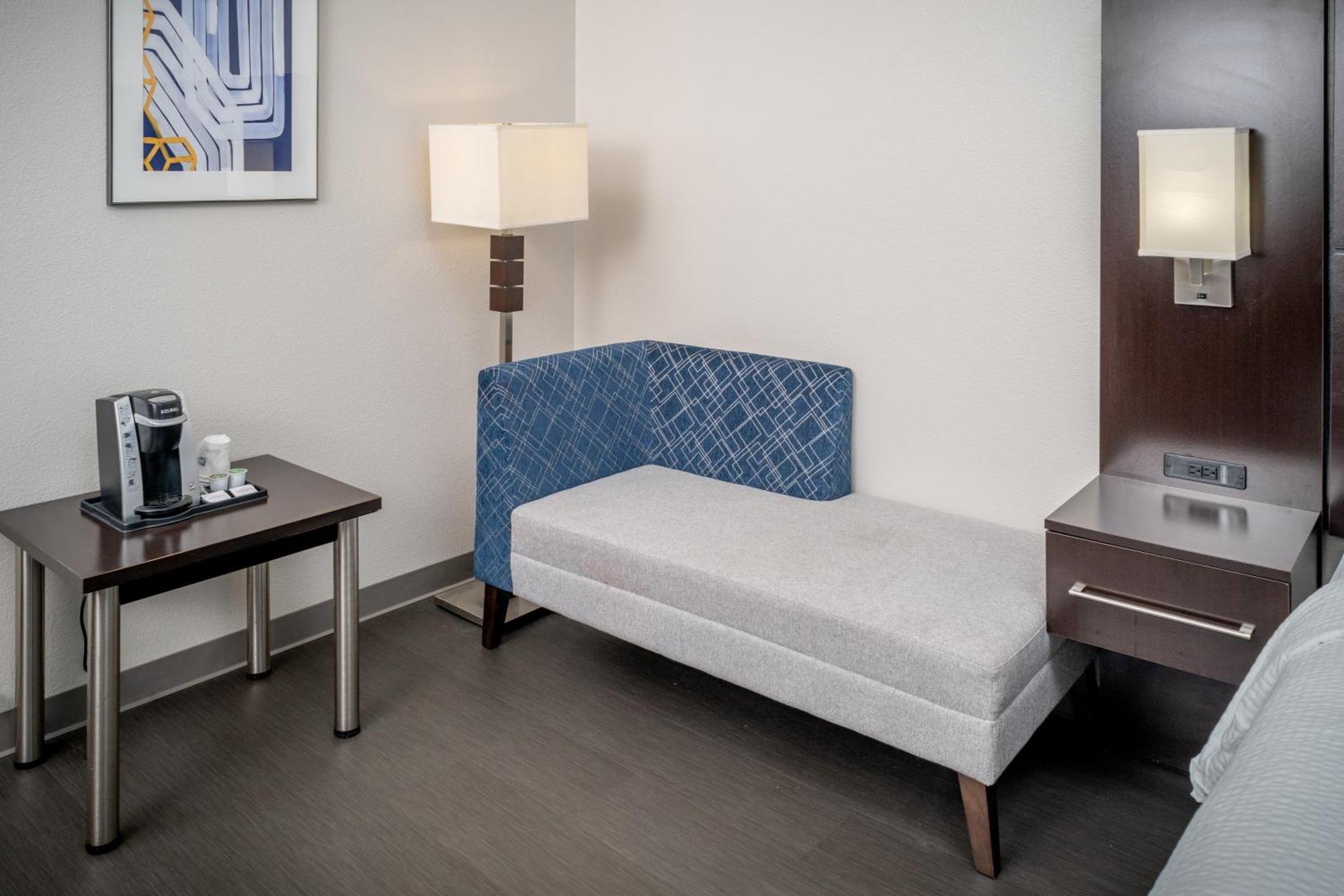 Express & By Ihg Hotel