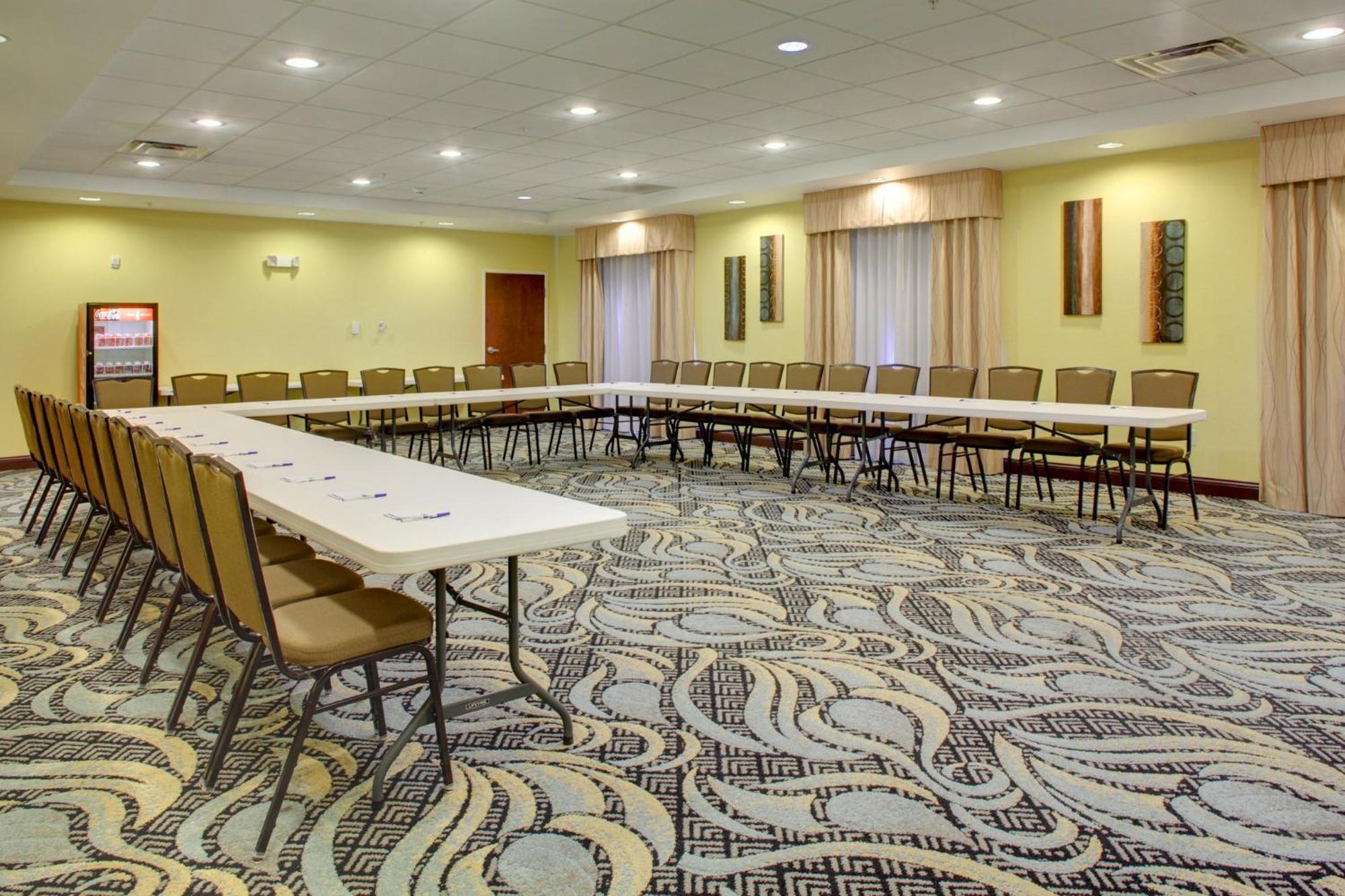 Express & By Ihg Hotel 2*