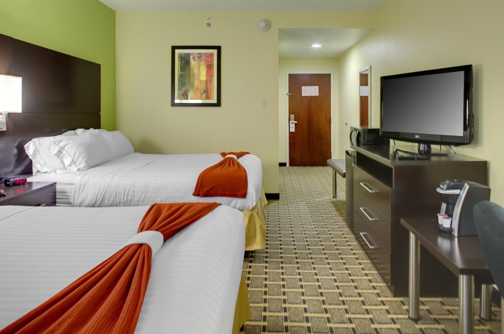 Express & By Ihg Cross Lanes
